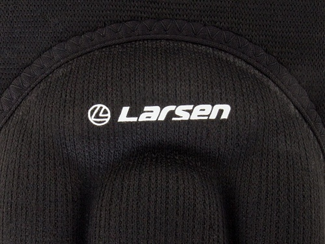 Защита колена Larsen ECE 052 черный 1067_800