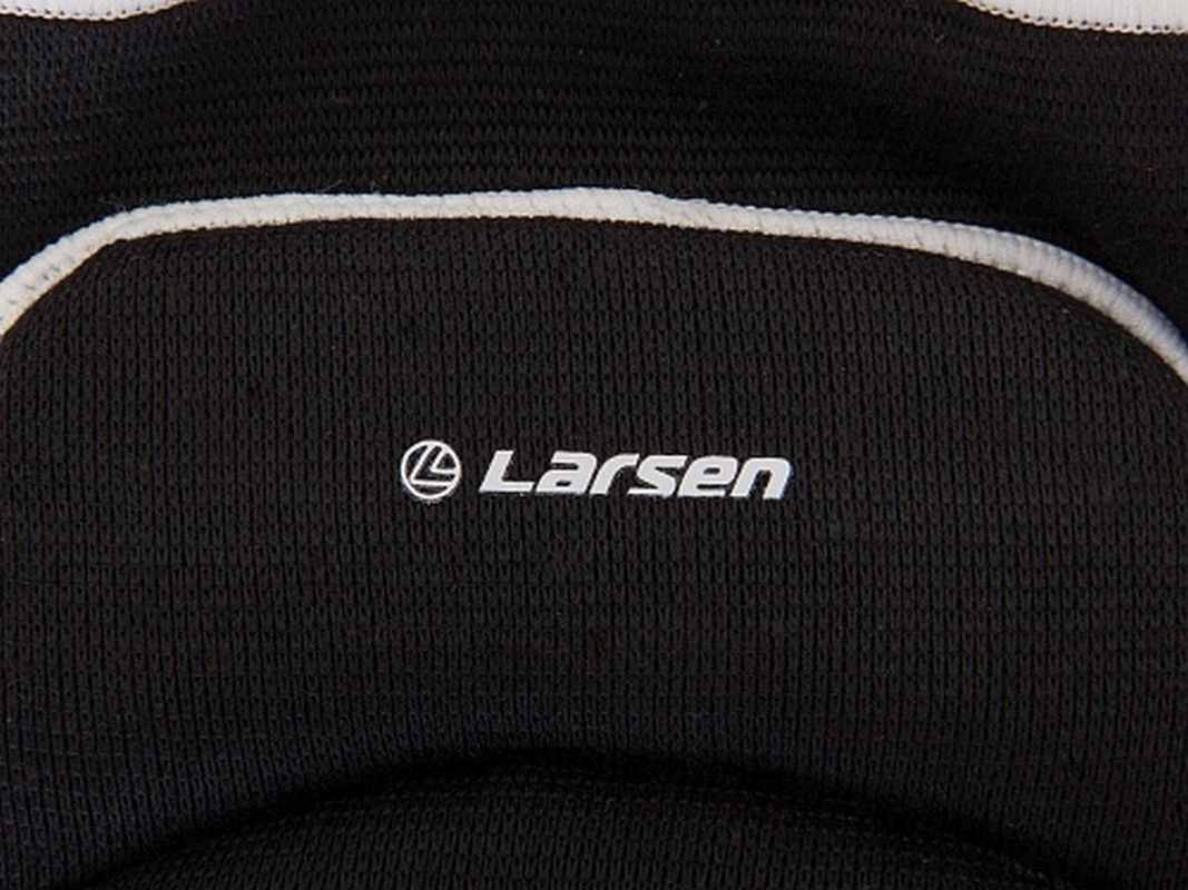 Защита колена Larsen ECE 051 черный 1067_800